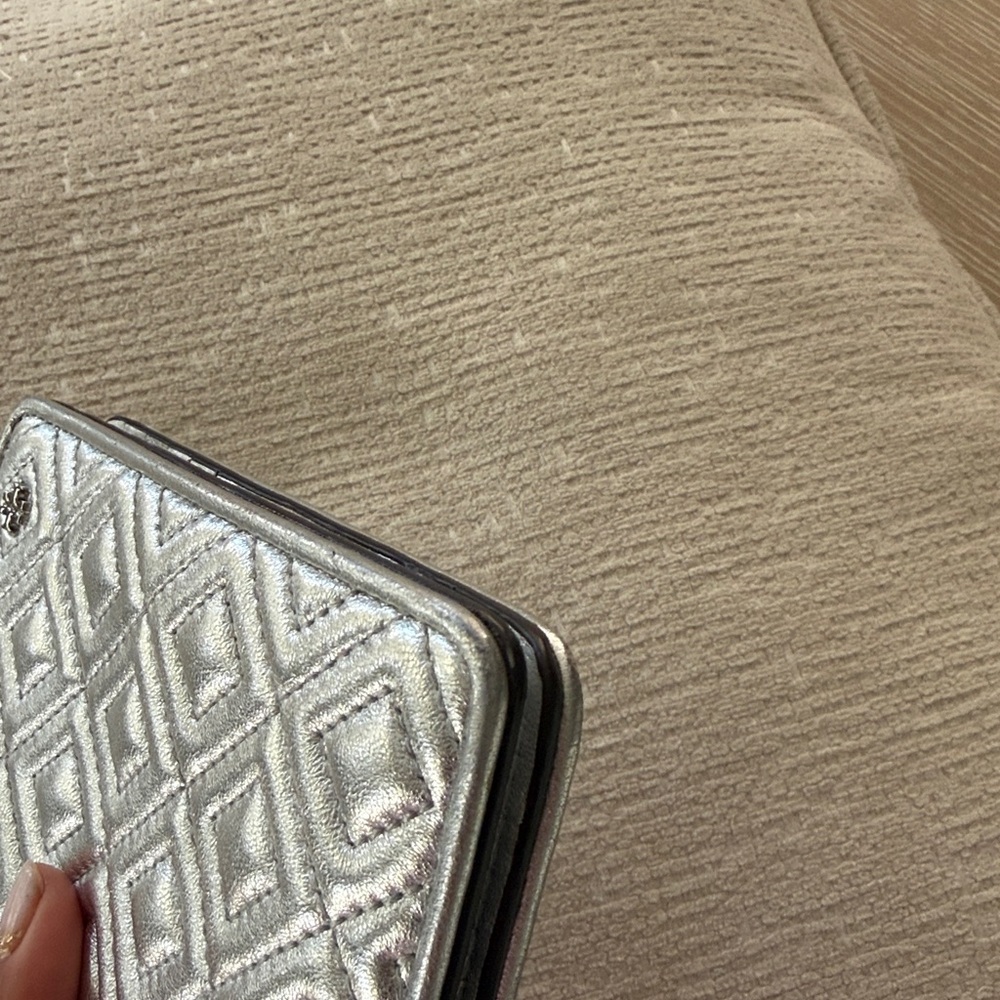 Tory Burch Fleming Medium Metallic Slim Wallet Silver Quilted Leather Wallet - Picture 16 of 17